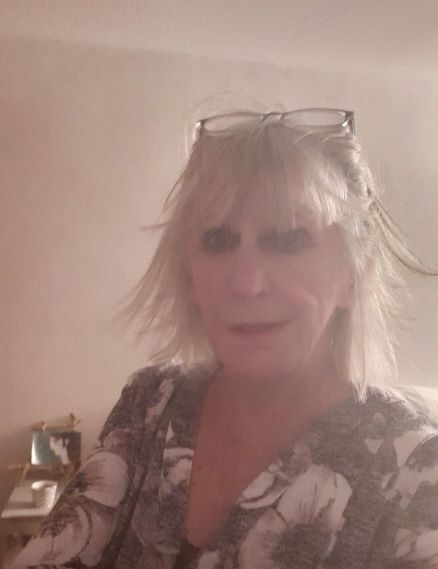 Mireille, distributrice de lingerie ALLANDE à ANGLET